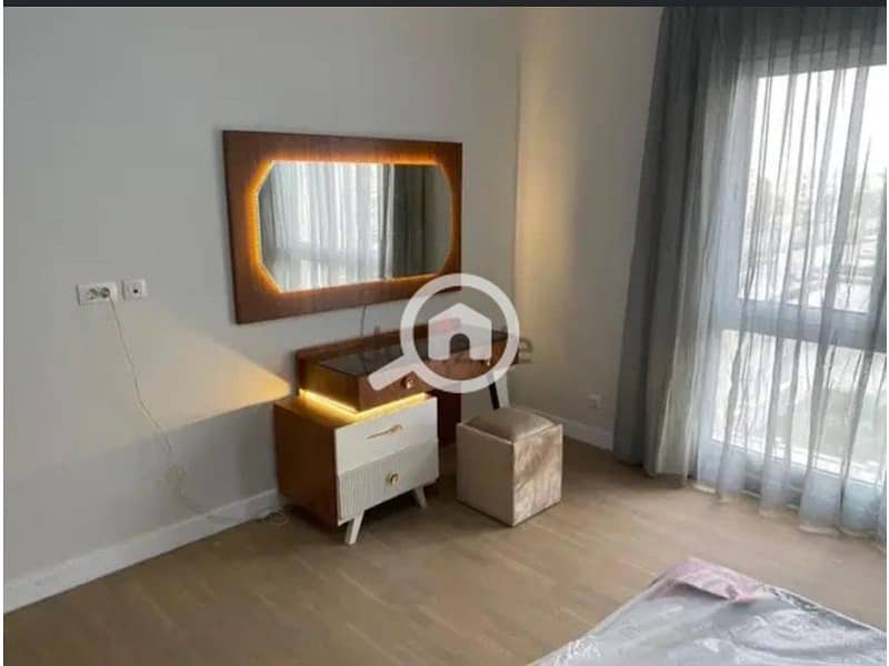 9 d6c77c4b-4e7a-4413-8b4c-10d75e52d790. jpg