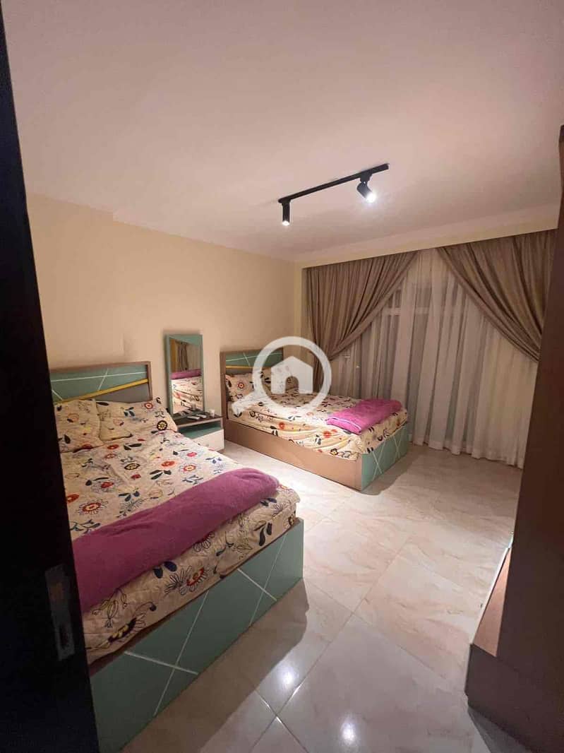 4 c2e35b8e-19c8-4145-8ea1-858a7b7f597d. jpg