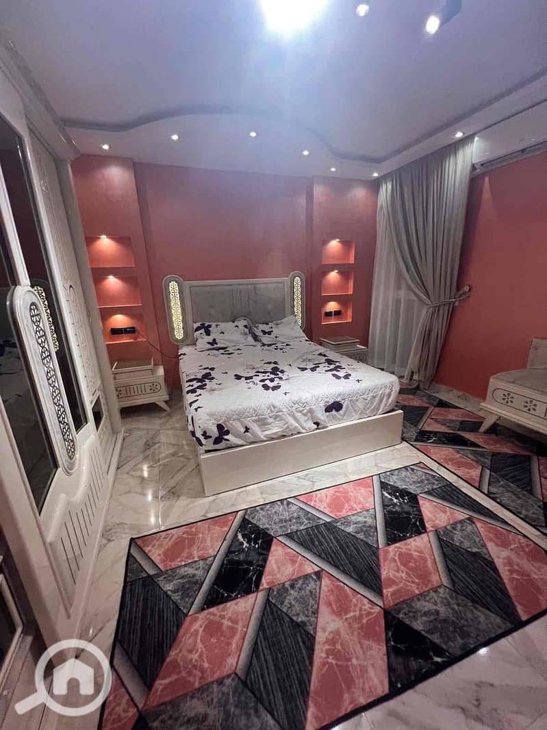 12 f7fe9eec-49c3-48c0-b9d1-c4093195f3ea. jpg