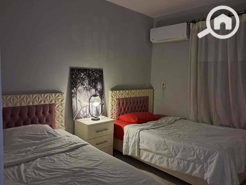 11 205ae318-1045-4530-8d60-2c4a7fb87d41. jpg