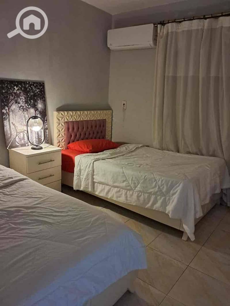 12 fe771080-d6e4-4605-b441-54c444850c5d. jpg