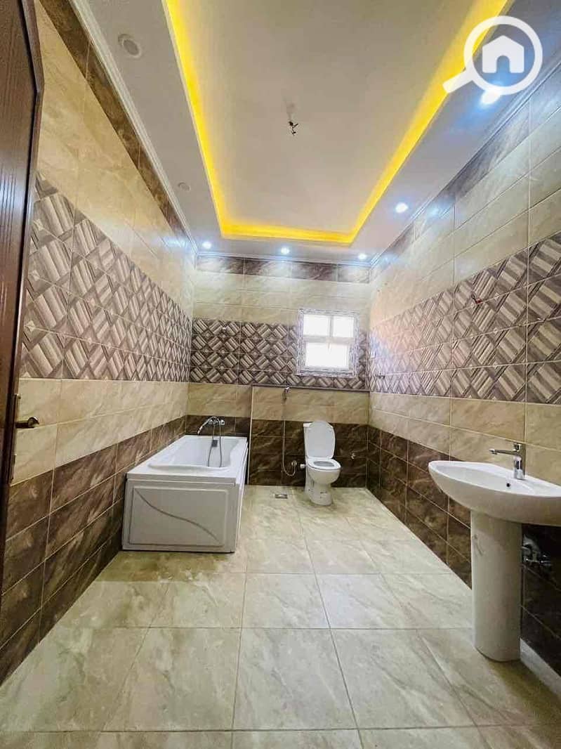 3 fe305fd2-bff3-45cc-9805-f43d9074a4c2. jpg