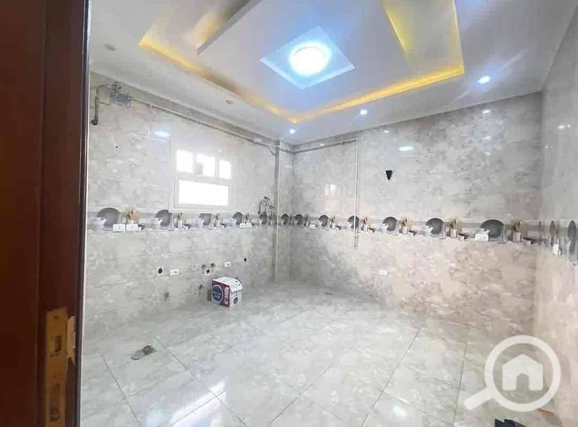 6 7b5bd60e-6824-47a1-8549-2adc0839e61c. jpg