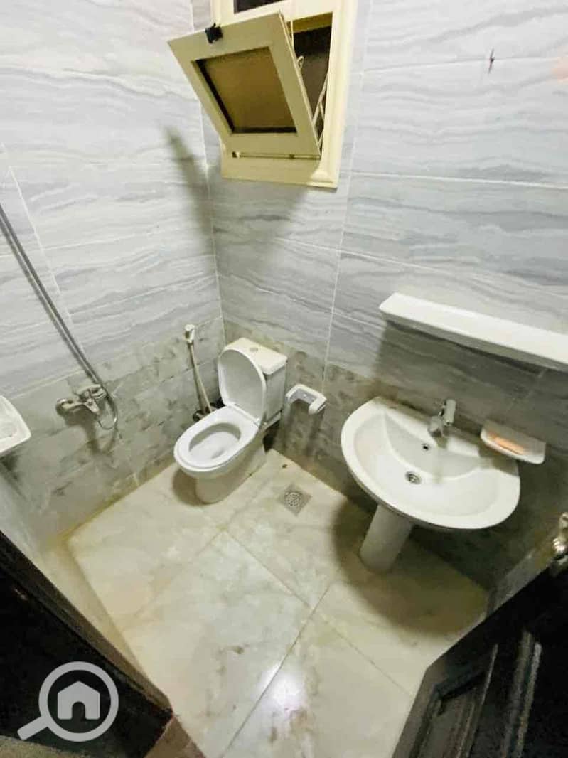 5 1e87080c-788d-45e3-a126-7a7920ac4503. jpg