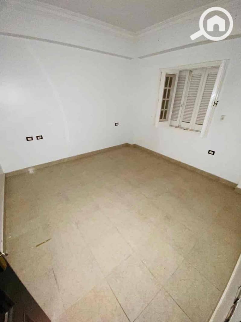 8 83e276ad-4151-4b26-bd98-c35529ab5950. jpg