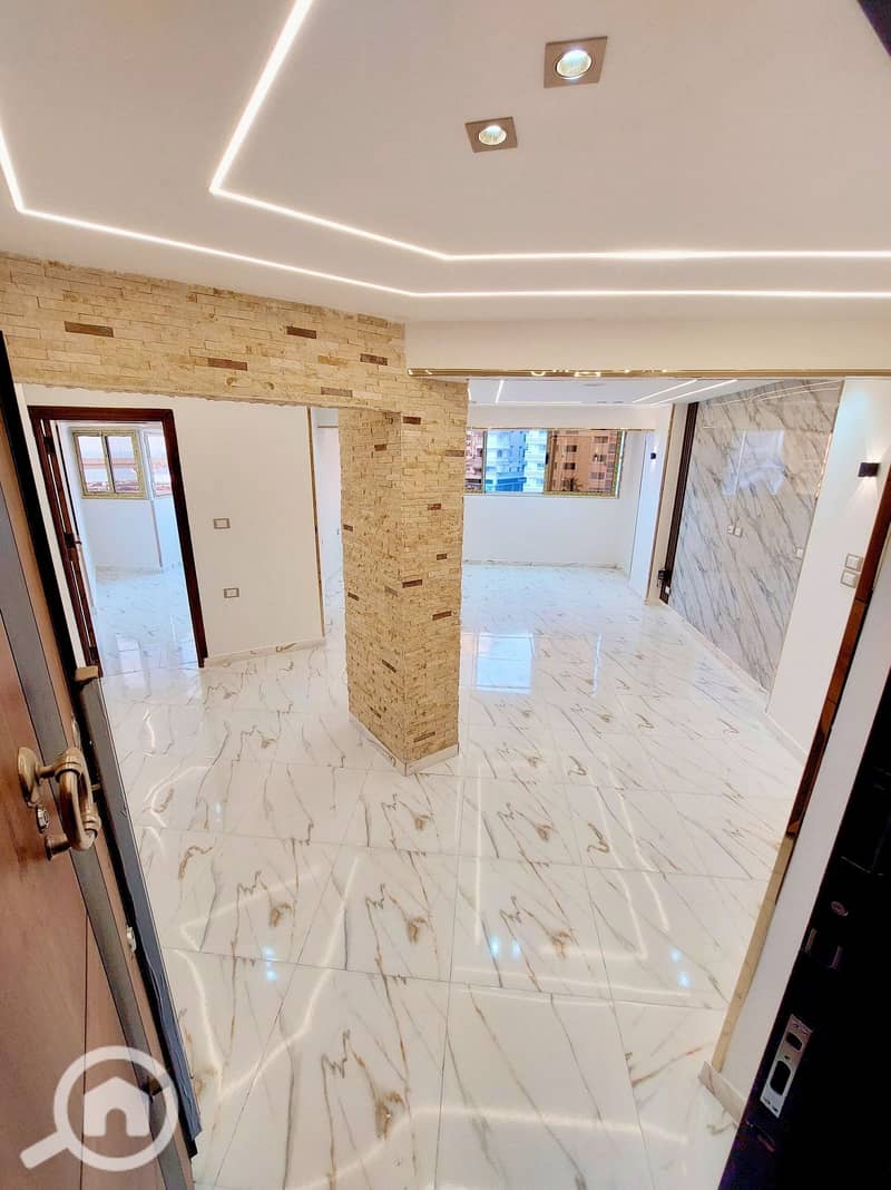 13 580937031_25234897232794030_7477855722496815112_n. jpg