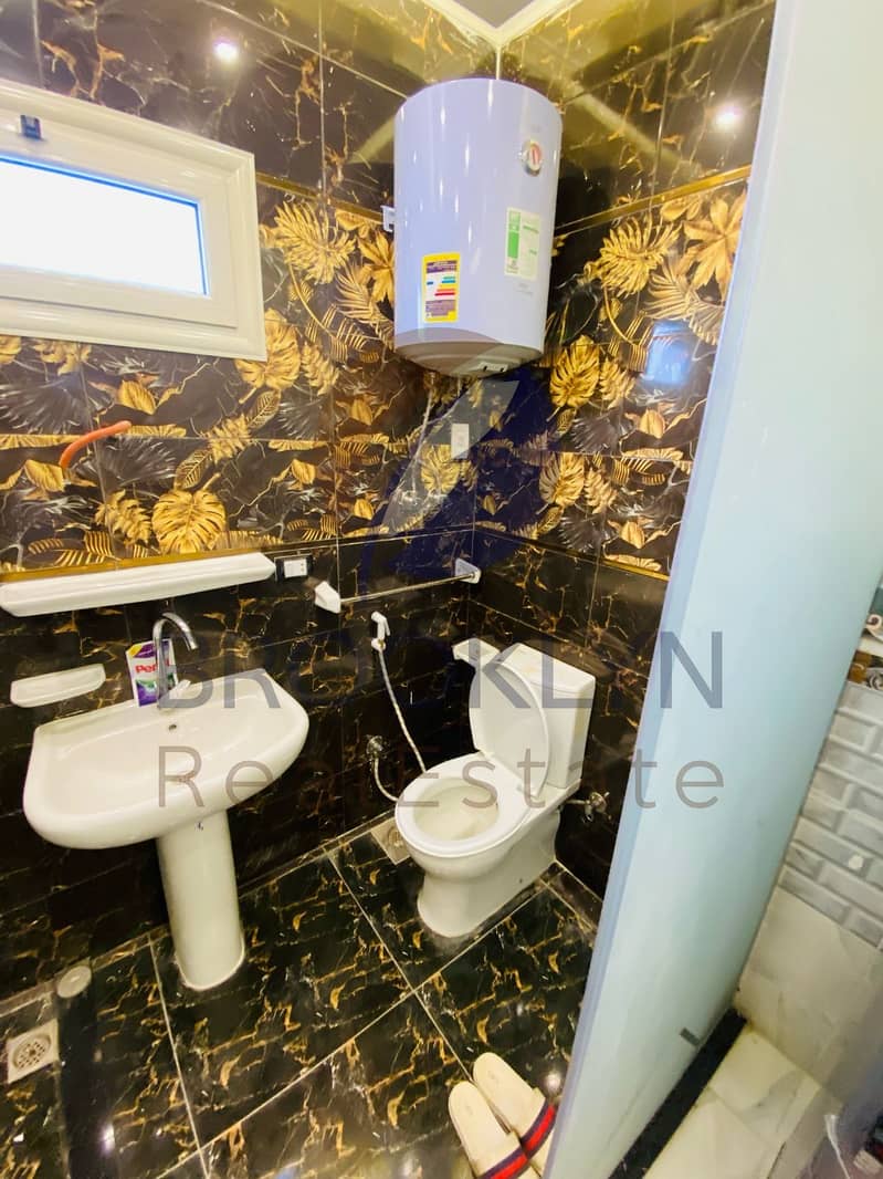 15 14ffb5bd-a35a-43ce-b056-4cf19f4f1a2e. jpeg