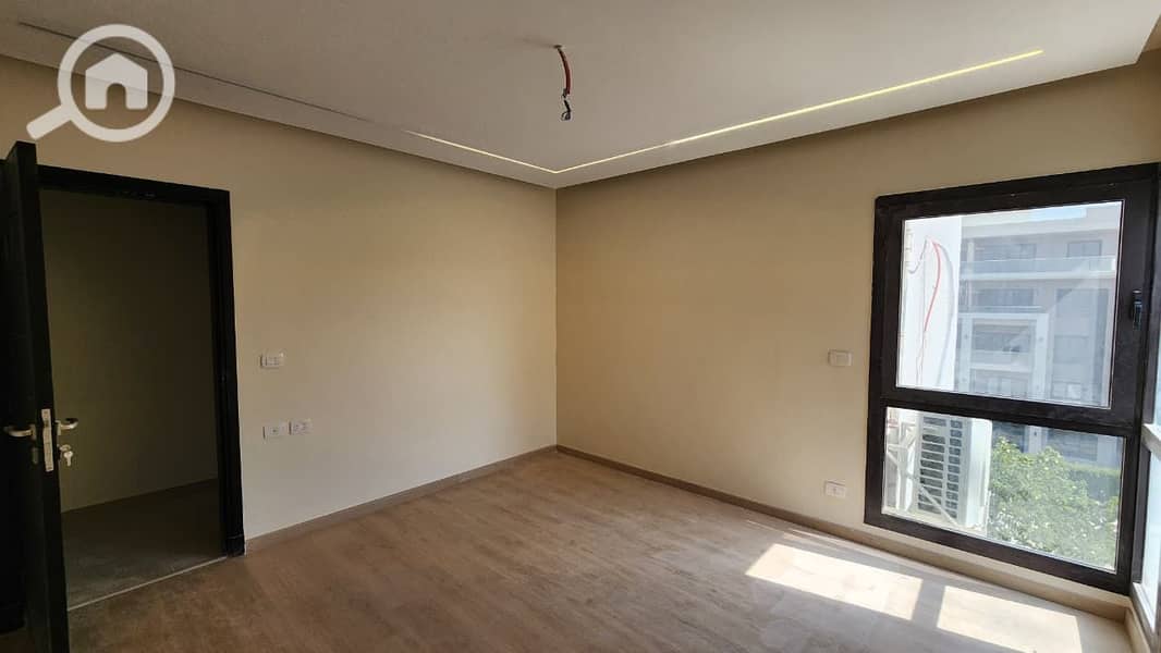 16 WhatsApp Image 2025-12-18 at 2.56. 41 PM (1). jpeg