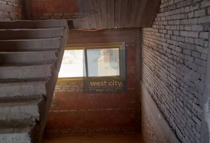 8 be76d042-999d-49f0-8566-23e34c2ce203. jpg