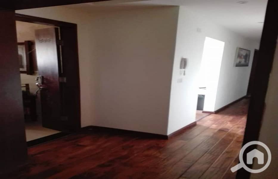 7 90c580db-6418-4d80-af4f-a2abb740d46b. jpeg