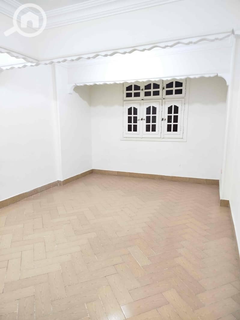 4 5260542d-6307-44c7-8bd5-0dd7defbc457. jpg