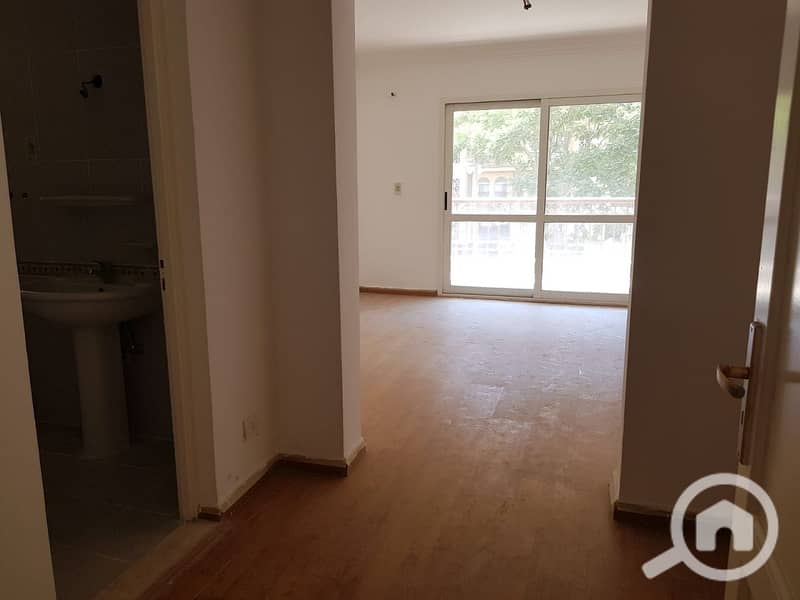 6 8b85ee5b-2fe3-4716-835a-0f5a450ef0df. jpg