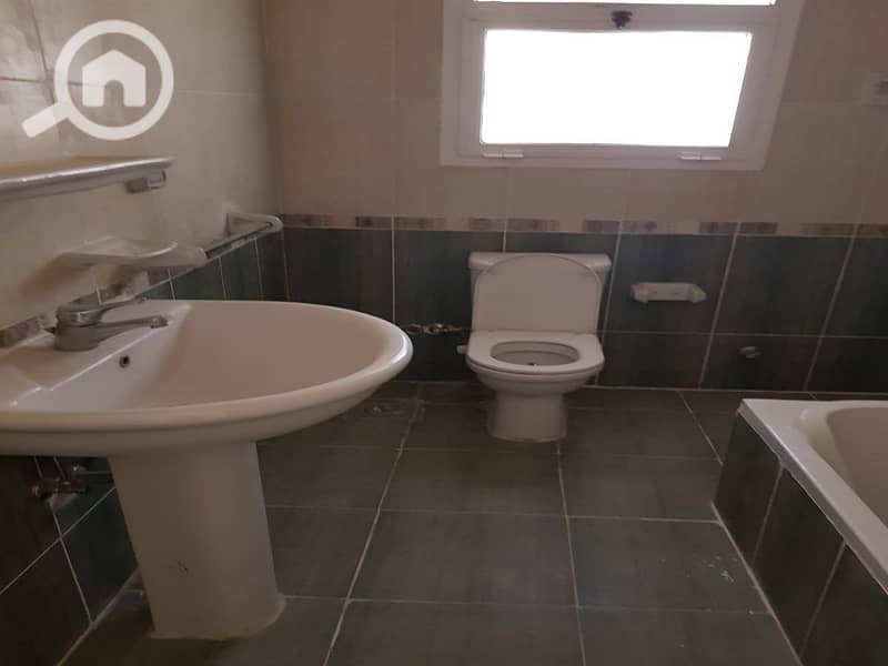 9 95c9ece6-a9f2-4837-a512-d351fa901c0e. jpg