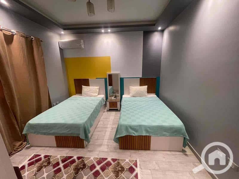 10 7de275d7-23f1-460d-b5f1-39339c5a3b8b. jpg