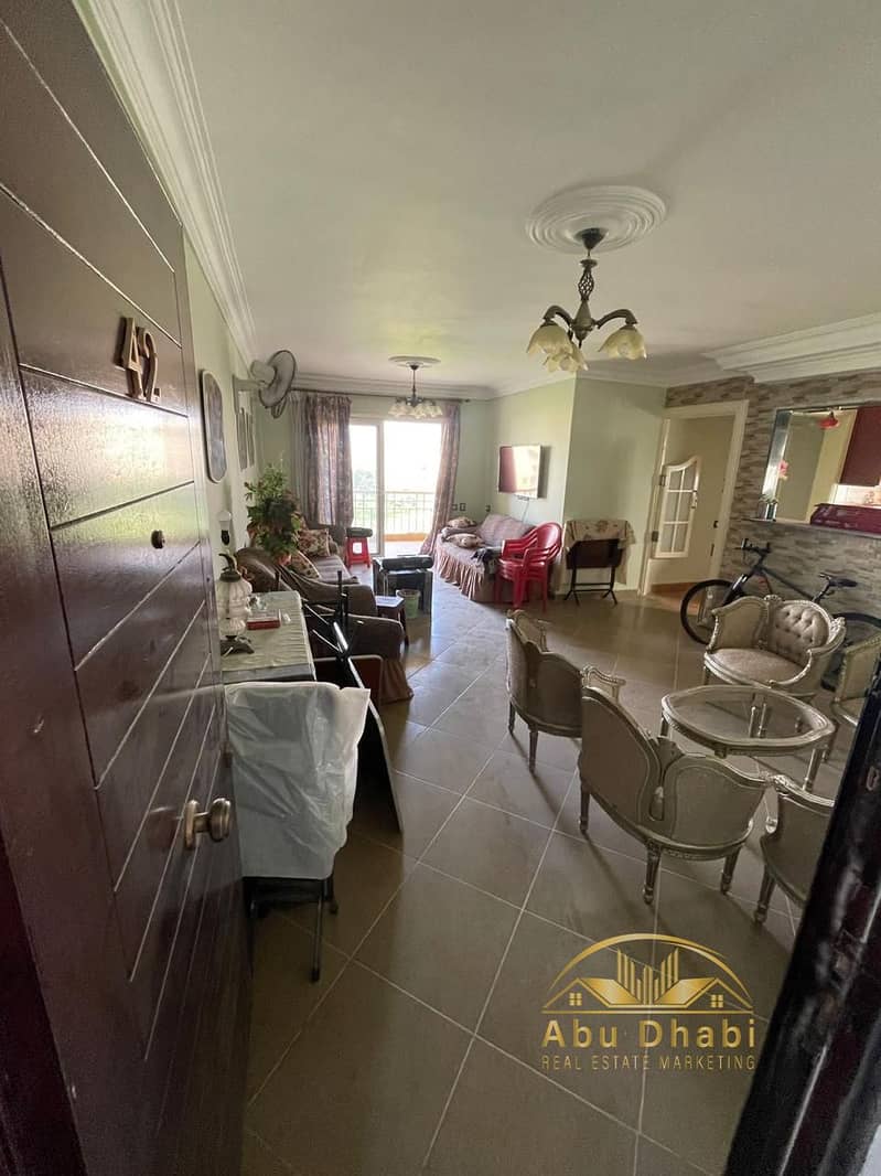 2 eeb761d1-b51c-48ac-8b84-333e77d44d5a. jpg