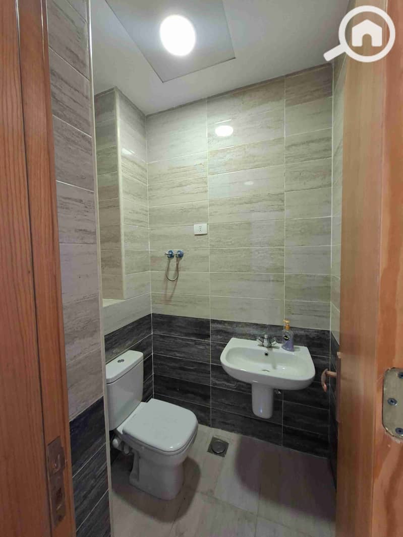 7 ٢٠٢٥١٢٠٣_١٣١٩٢٠. jpg