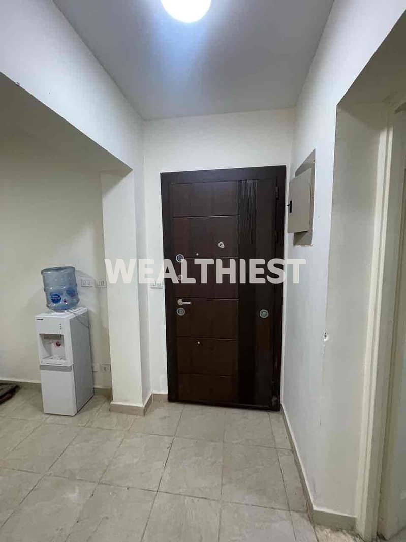 16 012e81d0-497f-4168-baf9-bc884a34419b. jpg