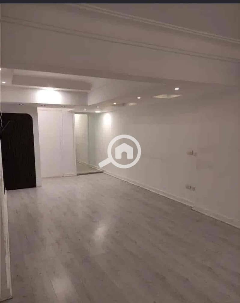 8 de8f3281-e702-4fd1-8f48-2e29900f67a5. jpg