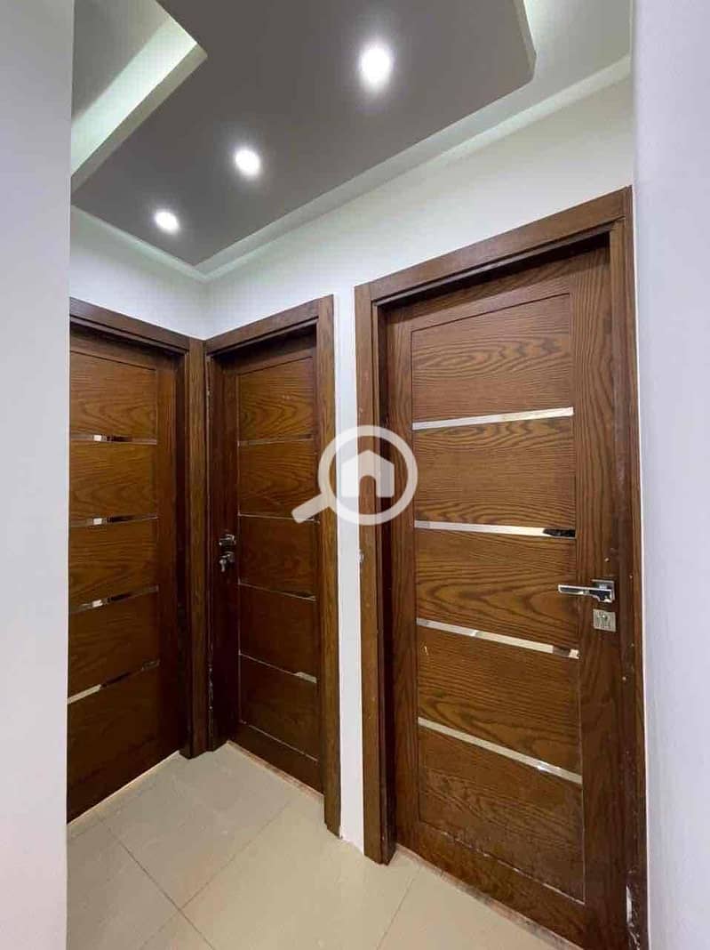 4 935f1bb3-1dae-4f67-8687-e62091ffb533. jpg