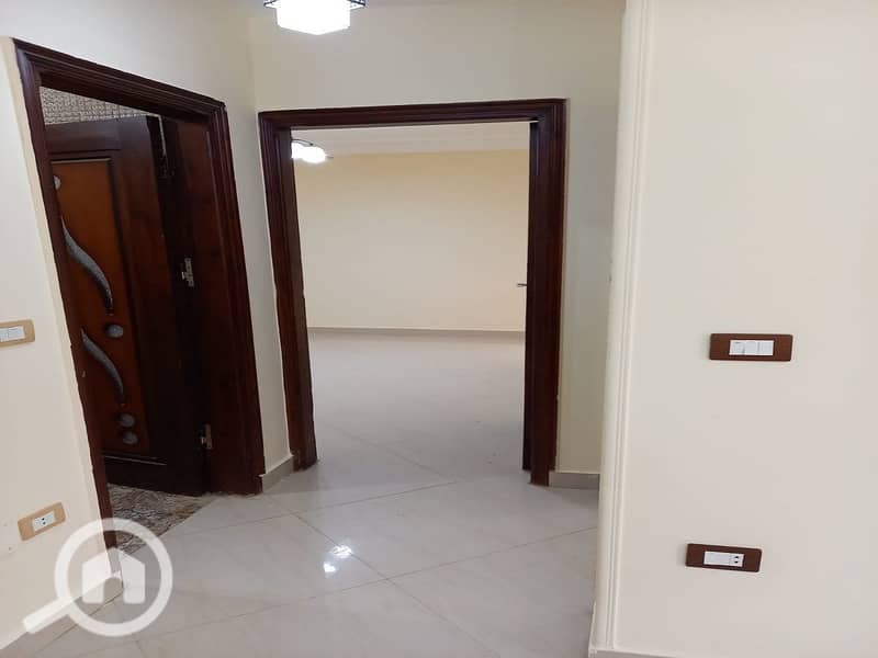 6 WhatsApp Image 2025-12-17 at 18.43. 35_ec5b8010. jpg