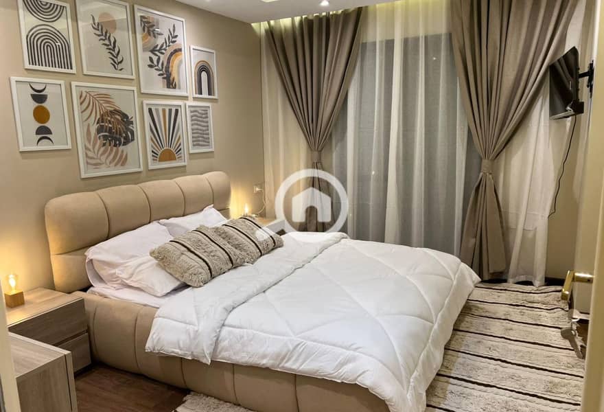 10 e2078d25-12cb-4ee5-8bdc-5d87d0d76821. jpg