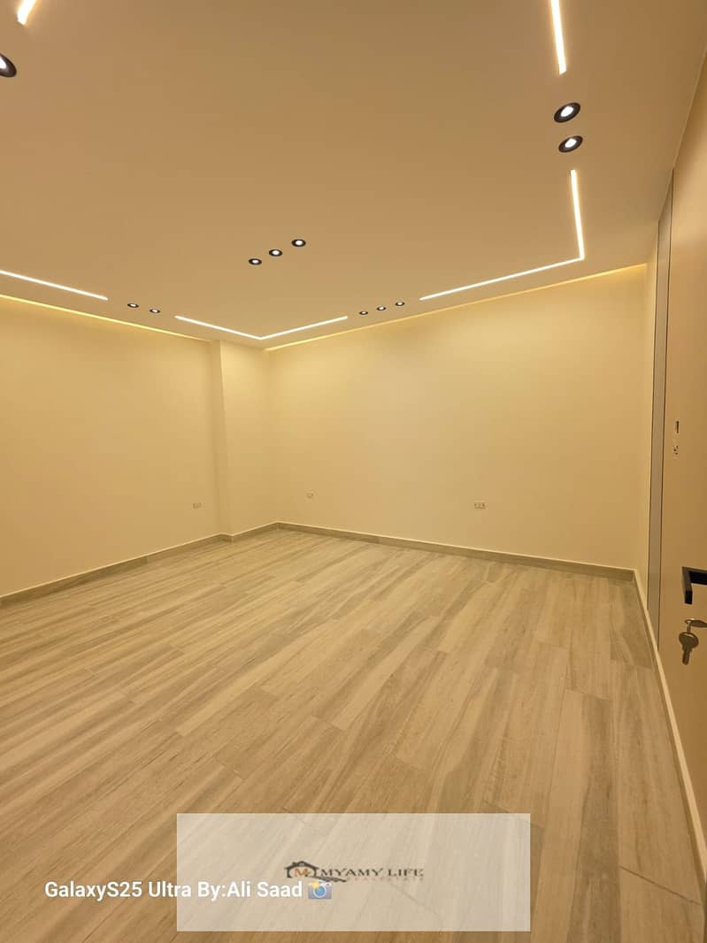 4 WhatsApp Image 2025-12-14 at 12.27. 05 PM (1). jpeg