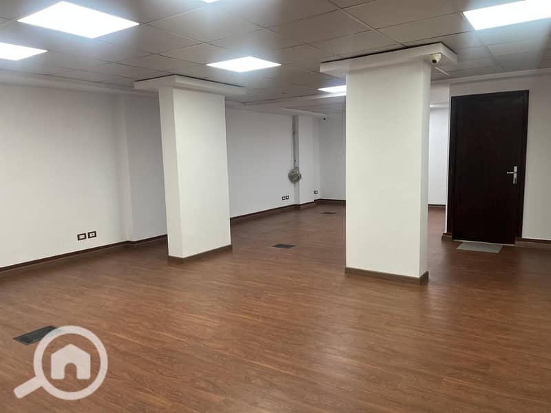 3 251c569c-2dd6-4315-8a60-daa22bf3ed38. jpeg