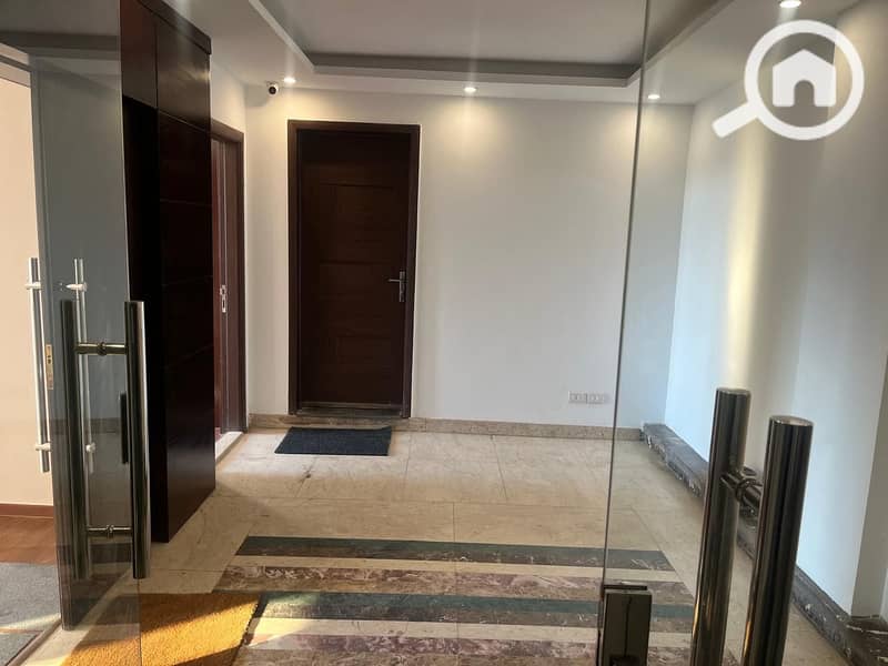 6 d9f40fc1-e7b0-4328-a128-03edfe004541. jpeg