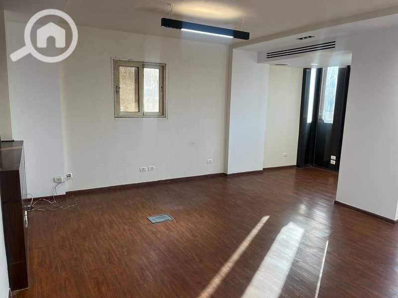 7 c42833f6-b3ff-49a5-a245-23940ce05fb9. jpeg