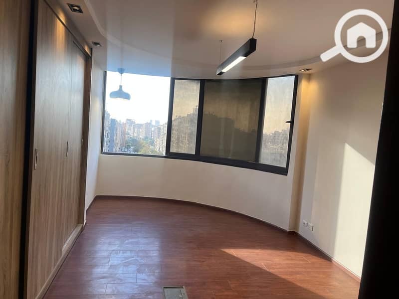 11 098a53af-7dc7-424b-9e4f-e7eb823b44d0. jpeg