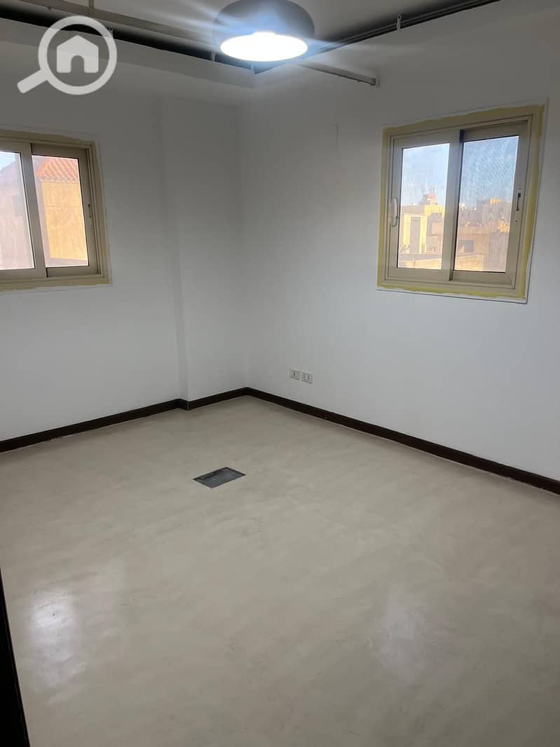 17 e377de90-7f0f-4107-be8f-6a4e3352a94d. jpeg