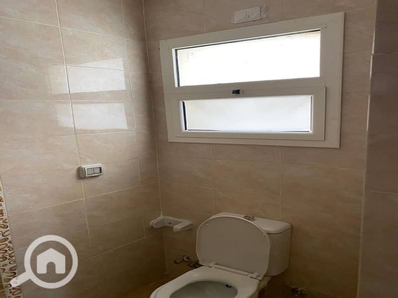 10 5fad3537-86ef-474a-833a-79b7add920ba. jpg