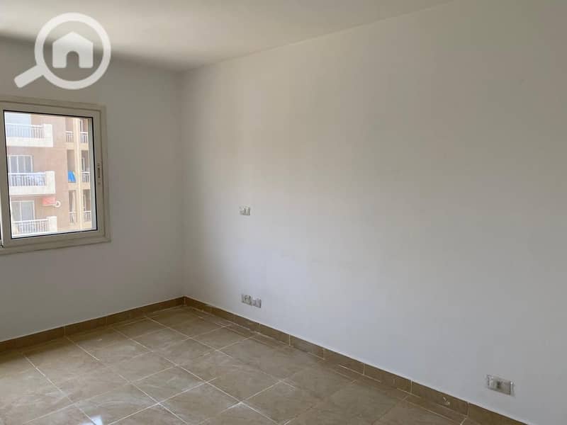 14 c975fb33-1c31-41ed-9b17-84b7f0d38020. jpg