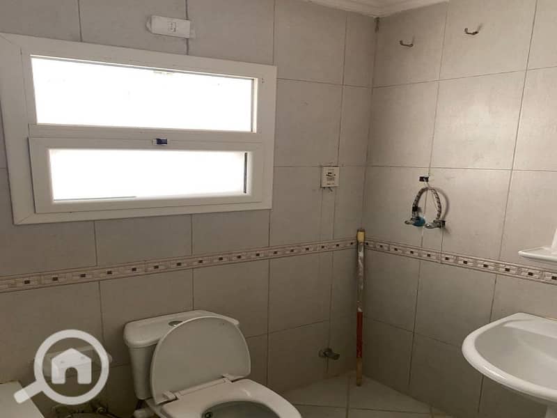 15 f0dd35ae-a0aa-4301-8c34-fadf59f907f6. jpg