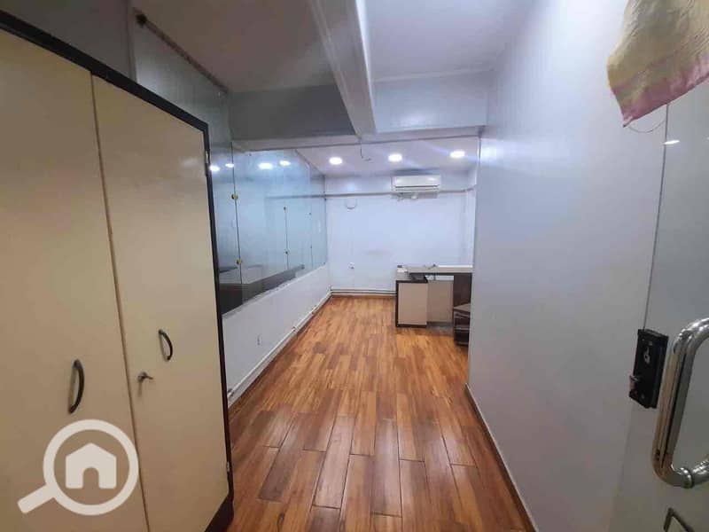 4 495e057a-fd15-486a-80cf-445e87238d2d. jpg