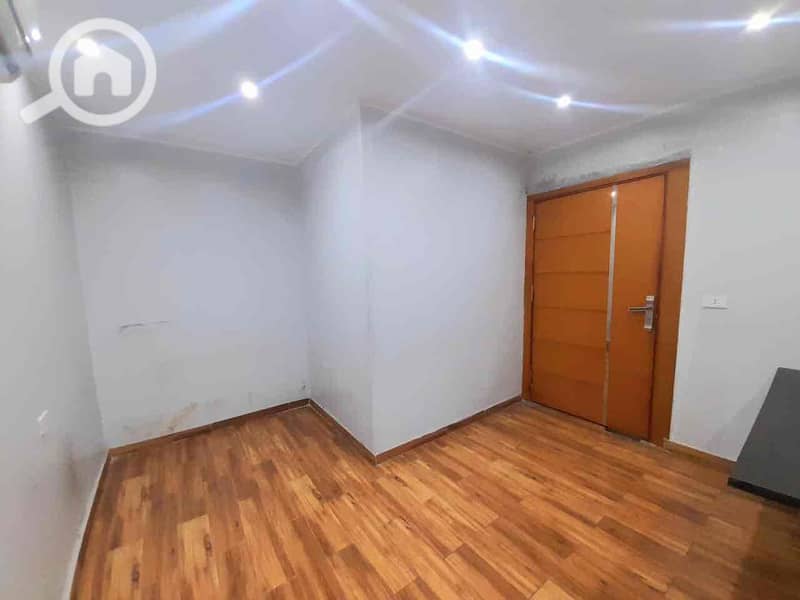 8 304e30de-d39e-4286-b36c-323740068196. jpg