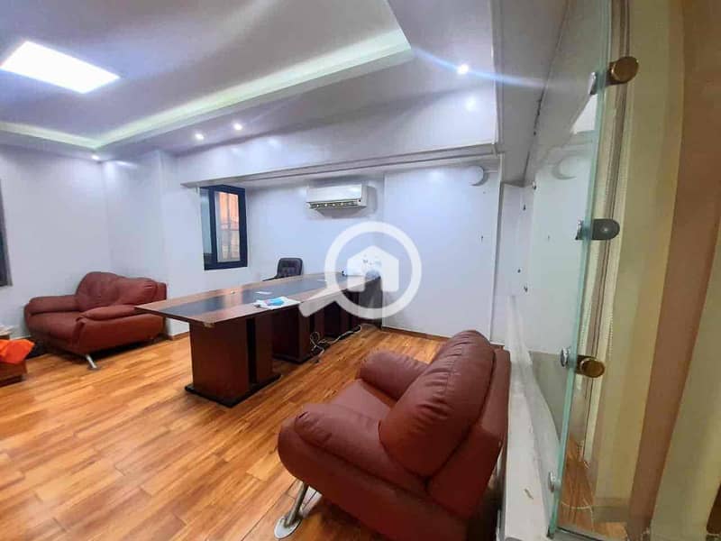 11 d93bde5a-f232-44d3-80b2-eb0f99b5cd73. jpg