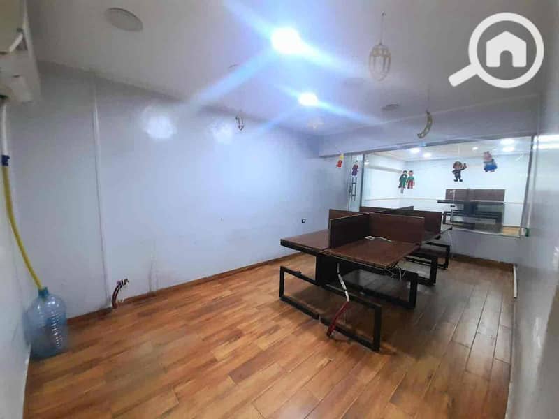 12 d32dd565-8fa6-40f8-9a8c-9783c5f4b3ac. jpg