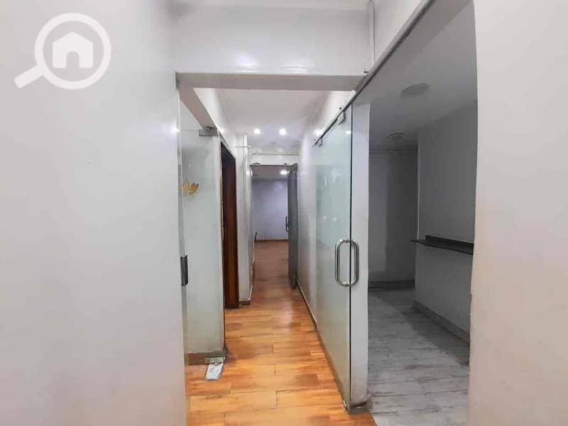 18 6561bfa3-c63c-40f6-9f9f-f51a8d1ce11f. jpg