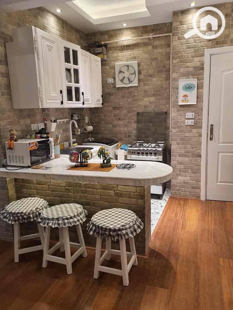 4 f2a452c2-e43e-43c9-94b9-7a43a9d8a756. jpg