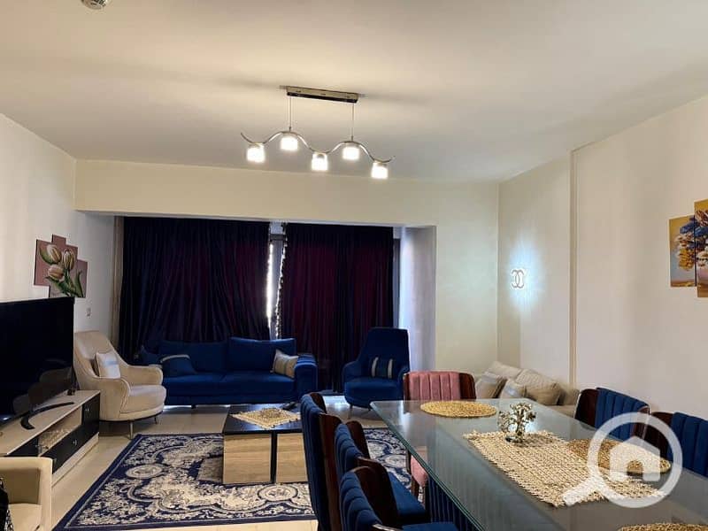 2 4e303454-0473-4e60-9b70-3d83a2afaded. jpg