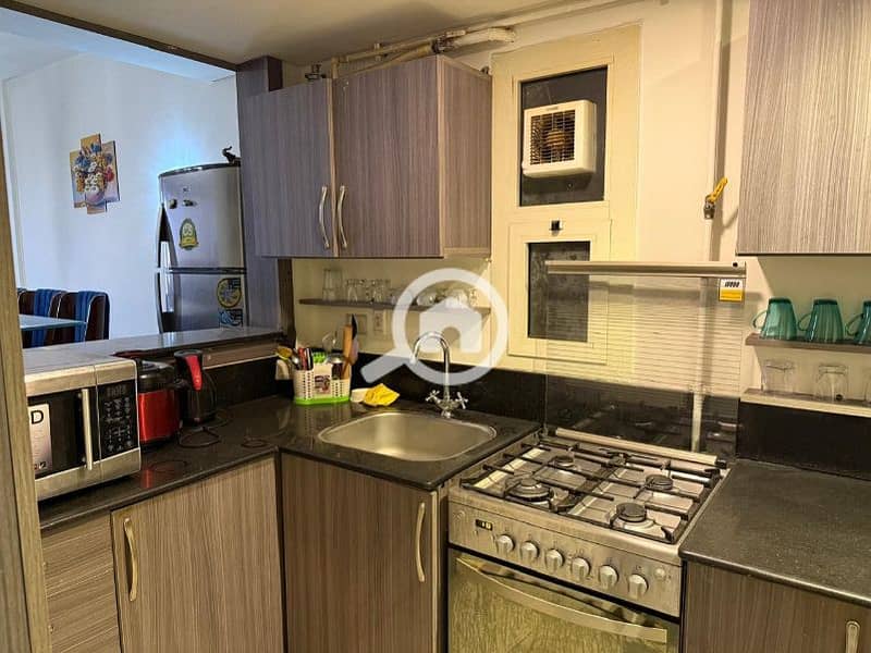 8 ccdef3eb-46e7-425a-a056-d1444ee4fa49. jpg