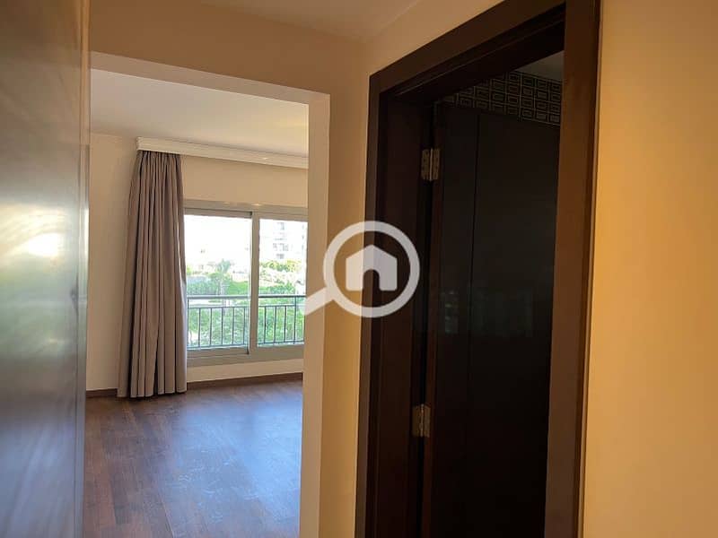 4 3dd9d3b1-664b-4c53-b7ca-adf93561b812. jpg