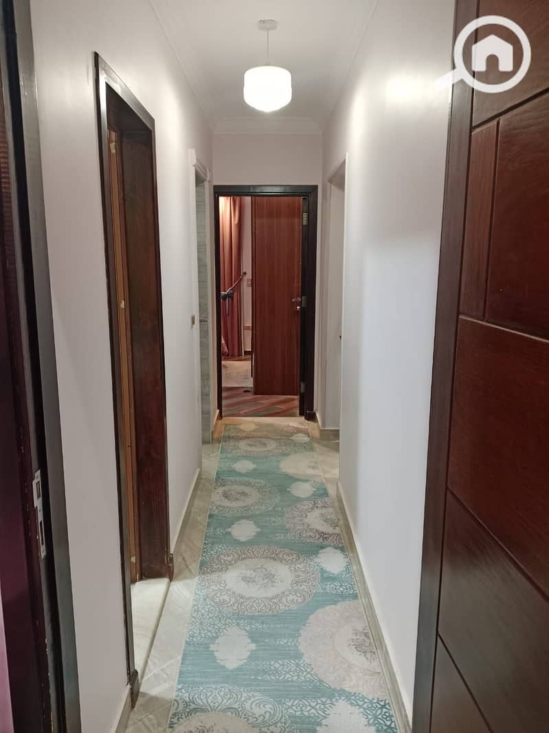 8 cd3a205f-d858-49c4-a3e8-a88c5e2a5662. jpg