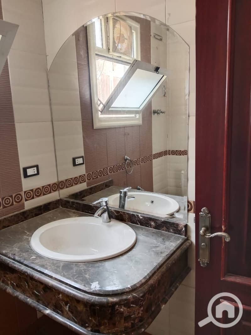 15 782f1861-0fa3-4b78-ad57-b411d2d366a4. jpg