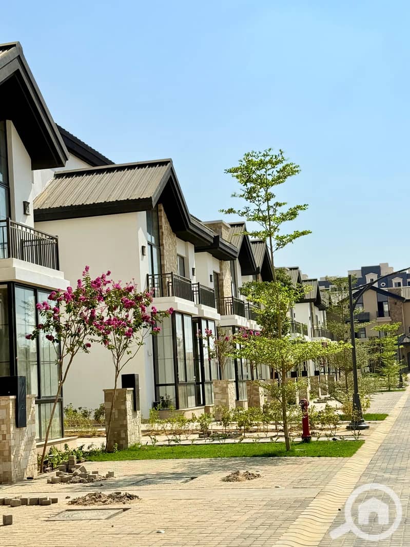 2 a94fca5b-1d3b-4559-b251-2c36c64ff66c. jpeg