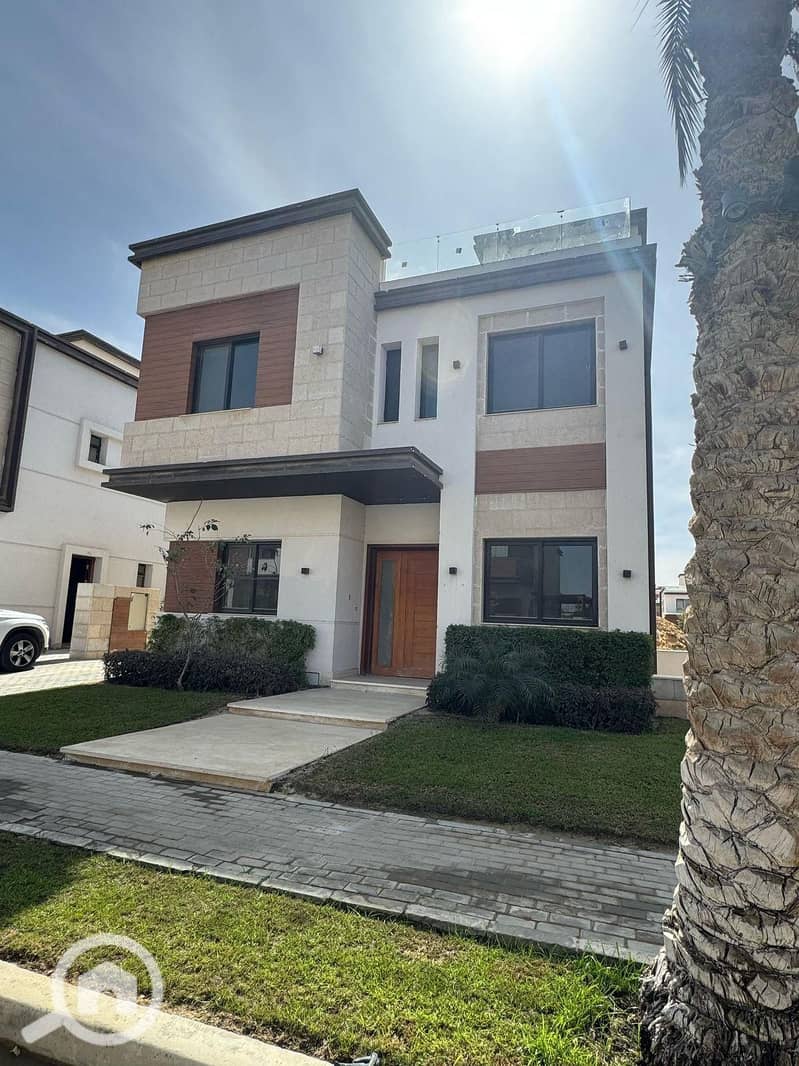 3 2fb978e4-64e5-4e7a-b5df-bae9fd5d5fa5. jpeg