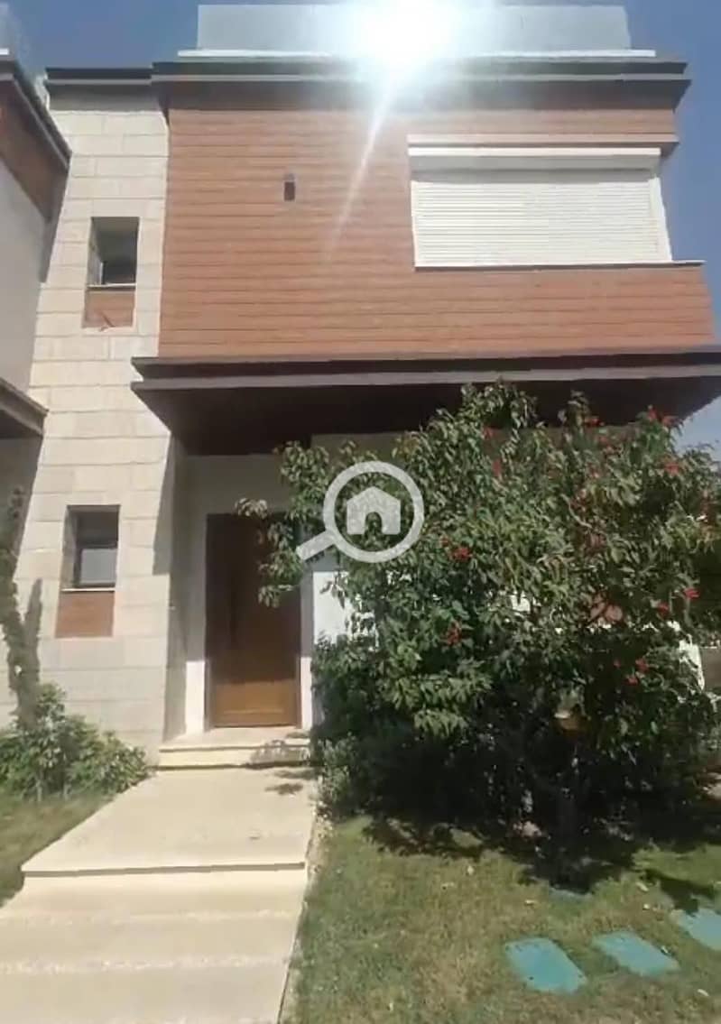 5 e3bb5b67-896d-46aa-bd67-21a45a12c893. jpeg