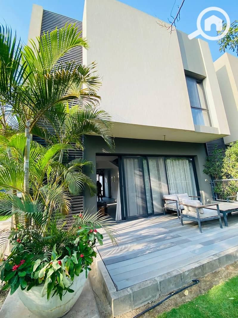 12 5e3f2fb9-0183-4827-8b54-4b0617623bf3. jpeg