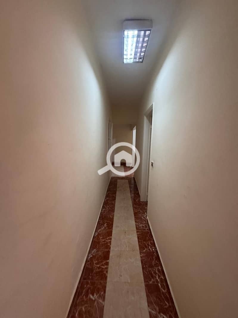 4 df3ac45b-dfc0-4244-b3e4-61afe8825d8a. jpeg